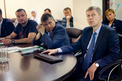 Форсайт-пароход: Встреча с вице-губернатором Ярославской области Виктором Костиным. Круглый стол, посвященный подготовке кадров для фармацевтической промышленности. Посещение завода Р-Фарм (г. Ярославль)